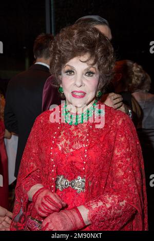 Die italienische Schauspielerin Gina Lollobrigida stirbt im Alter von 95 Jahren in einer römischen Klinik. Legen Sie Bilder von Gina Lollobrigida ab, die an der 2. Ausgabe der Gran Gala von Bern teilnimmt, die zu Ehren der HSH, des Prinzen Albert II. Von Monaco, in der Kursaal-Arena stattfand und die Gründungsstiftungen für seine Stiftung Bern am 17. Oktober 2013 sammelt. Foto: Marco Piovanotto/ABACAPRESS.COM Stockfoto