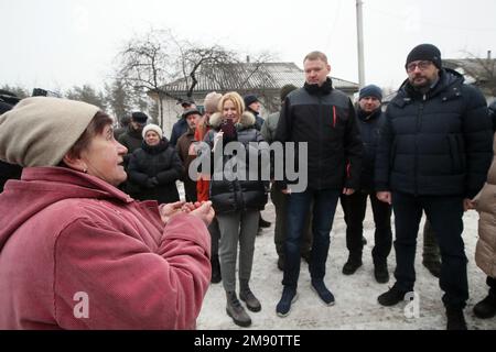 Nicht exklusiv: YAHIDNE, UKRAINE - 14. JANUAR 2023 - Stellvertretende Sprecherin der Verkhowna Rada der Ukraine Olena Kondratiuk, Sprecherin der Saeima des Re Stockfoto