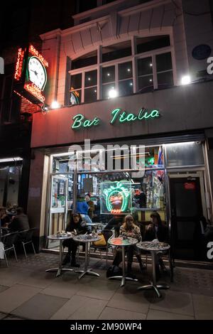 Bar Italia in Frith Street, Soho, im Herzen von Londons West End, England, Großbritannien Stockfoto