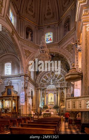 Das Schiff der Basilika de la Solidad oder der Basilika unserer Lieben Frau der Einsamkeit in Oaxaca, Mexiko. Erbaut zwischen 1682 und 1690 im Barockstil. Teil Stockfoto