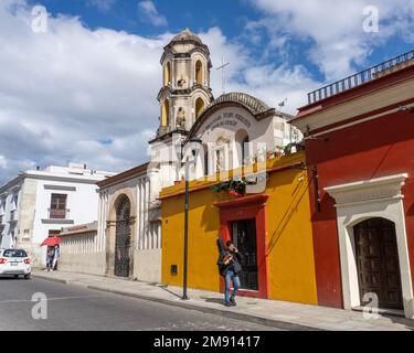 Die Kirche oder der Tempel von Carmen de Abajo in Oaxaca, Mexiko. Ursprünglich im 16. Jahrhundert erbaut und unserer Lady von Carmen gewidmet. Teil eines UNESC Stockfoto