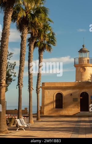 ROQUETAS DE MAR, SPANIEN - 24. NOVEMBER 2022 eines der vielen wunderschönen historischen Gebäude in der Stadt Roquetas de Mar, erbaut im Jahr 1863 Stockfoto