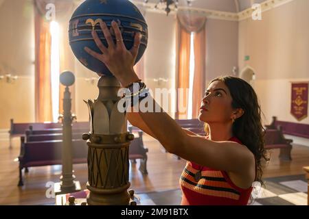 LISETTE OLIVERA IN NATIONAL TREASURE: EDGE OF HISTORY (2022), REGIE: MIRA NAIR, NATHAN HOPE, KEVIN ALEJANDRO UND ANTONIO NEGRET. Kredit: ABC SIGNATURE STUDIOS / Album Stockfoto