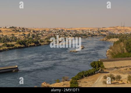 Fluss Nil flussabwärts vom Assuan-Staudamm, Ägypten Stockfoto