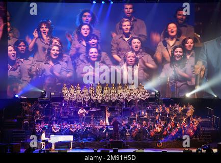 Il Novecento tritt mit John Miles in der Nacht der Proms 2007 Arnhem Holland im Gelredome auf. Vvbvanbree Fotografie Stockfoto