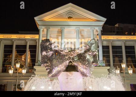 Das Theater der Tiffany's Show Pattaya in der Stadt Pattaya in der Provinz Chonburi in Thailand, Thailand, Pattaya, November 2022 Stockfoto