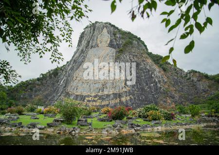 Der Buddha-Berg oder Khao Chi Chan in der Stadt Na Chom Thian in der Nähe der Stadt Pattaya in der Provinz Chonburi in Thailand, Thailand, Pattaya Stockfoto