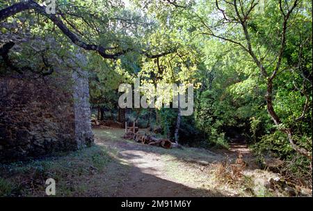 Eremitage-Kapelle St. Quinis auf dem Hügel in der Ste Anastasie Var in der Provence Stockfoto