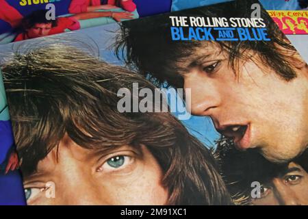 Viersen, Deutschland - November 9. 2022: Nahaufnahme des isolierten Vinylalbums der Rolling Stones Band Stockfoto