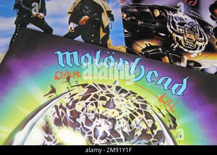 Viersen, Deutschland - November 9. 2022: Nahaufnahme des isolierten Schallplattenalbums der Rockband Motorhead Stockfoto