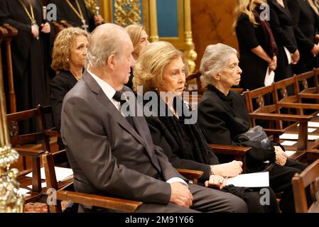 Griechenland, Griechenland. 16. Januar 2023. Der spanische Emeritus König Juan Carlos I und Sofia während der Beerdigung von Konstantin von Griechenland in Athen am Montag, den 16. Januar 2023. Kredit: CORDON PRESS/Alamy Live News Stockfoto