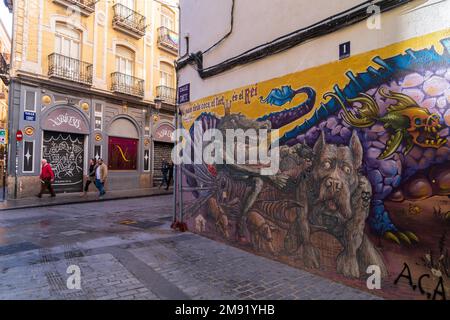 Graffiti an der Mauer in der Cañete-Straße, dem historischen Viertel von Valencia. Spanien. Stockfoto