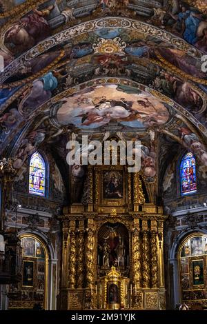 Gemälde an den Wänden und an der Decke der barocken Kirche San Nicolas de Bari in Valencia. Spanien. Stockfoto