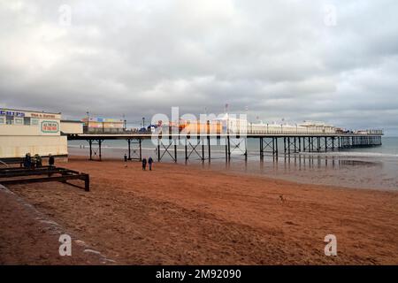 Paignton Pier, Winter 2023, Januar Stockfoto