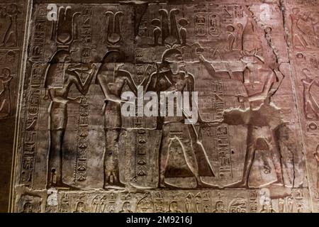 Reliefs im Tempel von Seti I (großer Tempel von Abydos), Ägypten Stockfoto