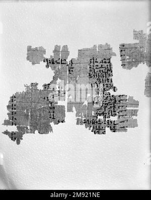 Teil eines historischen Textes Teil eines historischen Textes, ca. 1809-1743 B.C.E. Papyrus, Tinte, 35,1446a-e: 11 1/2 x 71 5/8 Zoll (29,2 x 182 cm). Nach der Fertigstellung war das Papyrus, zu dem dieses Fragment gehörte, fast 1,80 m lang. Die Texte sind in einer kursiven Form von Hieroglyphen geschrieben, die Hieratisch genannt werden. Unterschiede in der Handschrift und in den beschriebenen historischen Ereignissen zeigen, dass verschiedene Schriftzeichen über mehrere Generationen hinweg neue Inschriften hinzugefügt haben. Der wichtigste Text beschreibt die Bemühungen einer dreizehnten Dynastie Theban-Adelsfrau namens Senebtisi, die rechtmäßige Eigentümerschaft von neunzig... Stockfoto