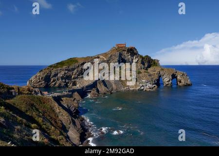 Gaztelugatxe liegt an der Küste von Biskaya und gehört zur Gemeinde