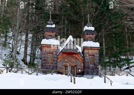 Die Russische Kapelle am Vrsic Pass ist eine russisch-orthodoxe Kapelle an der Russischen Straße auf der Nordseite des Vrsic Pass. Stockfoto