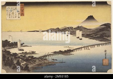 Abendglühen in Seta (Seta no Sekisho), aus acht Ansichten der Provinz Omi (Omi Hakkei) Utagawa Hiroshige (Ando) (Japanisch, 1797-1858). Abendglühen in Seta (Seta no Sekisho), von acht Ausblicken auf die Provinz Omi (Omi Hakkei), ca. 1834. Farbiger Holzblock auf Papier, Blatt: 9 1/8 x 14 1/16 Zoll (23,1 x 35,6 cm). „Acht Ansichten der Provinz Omi“ war die häufigste japanische Anpassung des chinesischen Themas „Acht Ansichten der Flüsse Xiao und Xiang“. In der Omi-Version befindet sich das Motiv „Fischerdorf bei Sonnenuntergang“ in der Stadt Seta, die für ihre Brücke berühmt ist. Das gleiche Motiv, mit Fokus auf t Stockfoto