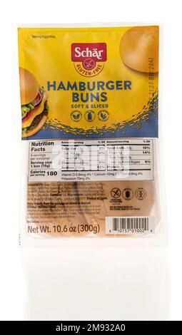 Winneconne, WI - 8. Januar 2023: Ein Paket Schar-Hamburger-Brötchen auf abgelegenem Hintergrund. Stockfoto