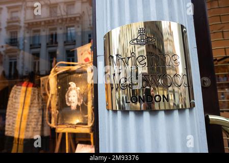 Außenansicht des Vivienne Westwood Shop, Conduit Street London W1 Stockfoto