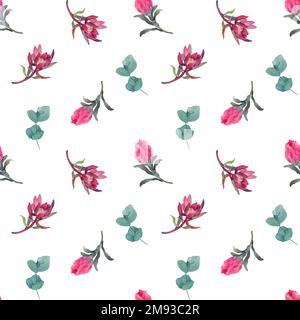 Wasserfarbenes, nahtloses Muster mit magentafarbenem protea, blühenden Blüten im Hintergrund und proteablättern. Stockfoto