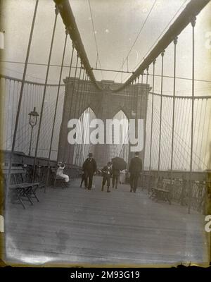 Brooklyn Bridge Edgar S. Thomson (amerikanisch, aktiv 1890er-1900er). Brooklyn Bridge, 1895. Glasplatte negativ, 4 x 5 Zoll (10,2 x 12,7 cm). 1895 Stockfoto