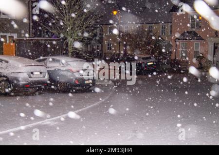 Castletownshend, West Cork, Irland. Montag, 16. Januar 2023 Der Winter kehrte nach Castletownshend West Cork zurück, mit Temperaturen unter Null und anhaltendem starkem Schneefall heute Nacht. Credits aphperspective/Alamy Live News Stockfoto