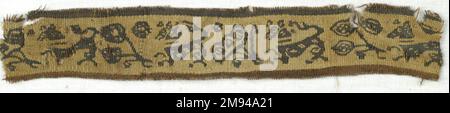 Fragment mit Tier- und botanischer Dekoration, koptisch. Bandfragment mit Tier- und botanischer Dekoration, 5.-7. Jahrhundert C.E. Wolle, 1 9/16 x 9 13/16 cm (4 x 25 cm). Ägyptische, klassische, antike nahe östliche Kunst 5.-7. Jahrhundert C.E. Stockfoto