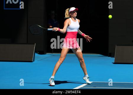 Melbourne, Australien. 17. Januar 2023. Tereza Martincova der Tschechischen Republik in Aktion während des Spiels der 1. Runde zwischen Aryna Sabalenka und Tereza Martincova der Tschechischen Republik 2. Tag bei der Australian Open Tennis 2023 in der Rod Laver Arena, Melbourne, Australien am 16. Januar 2023. Foto von Peter Dovgan. Nur redaktionelle Verwendung, Lizenz für kommerzielle Verwendung erforderlich. Keine Verwendung bei Wetten, Spielen oder Veröffentlichungen von Clubs/Ligen/Spielern. Kredit: UK Sports Pics Ltd/Alamy Live News Stockfoto