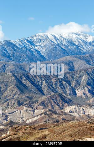San Gabriel Mountains Landschaften im Porträtformat Reisen Sie in der Nähe von Los Angeles in Kalifornien, USA Stockfoto