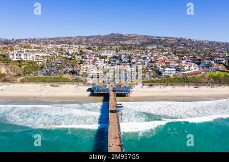 Blick aus der Vogelperspektive auf San Clemente California mit Pier- und Strandurlaub in den Vereinigten Staaten Stockfoto