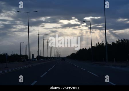 Atemberaubender Sonnenuntergang von Nikon D7500 mit 18-140mm Stockfoto
