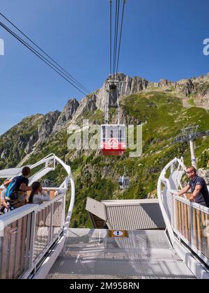 Die Brevent Seilbahn im Tal von Chamonix Stockfoto