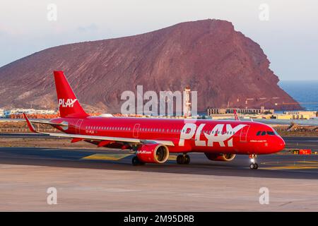 Teneriffa, Spanien - 22. September 2022: Spielen Sie Airbus A321neo Airplane am Teneriffa South Airport (TFS) in Spanien. Stockfoto