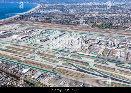 Los Angeles, USA - 4. November 2022: Luftaufnahme des Los Angeles International Airport (LAX) in den USA. Stockfoto