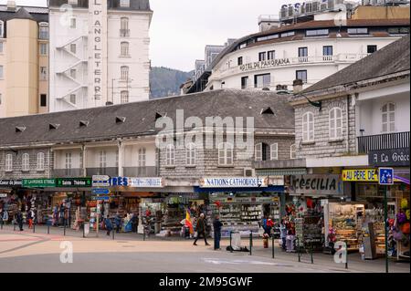 Lourdes (Südwestfrankreich): Souvenirladen Stockfoto