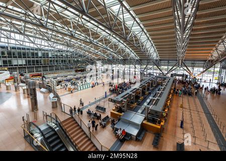 Hamburg, Deutschland - 14. August 2022: Flughafenterminal 2 in Hamburg, Deutschland. Stockfoto