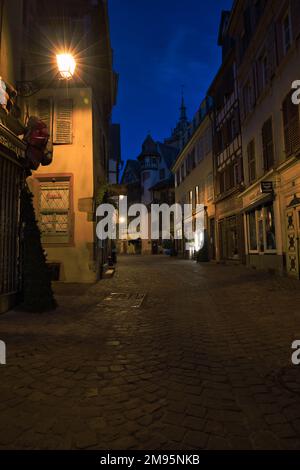 Colmars Altstadt bei Sonnenaufgang Stockfoto