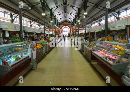 Markthalle und Stände, Loule, Faro Bezirk, Algarve, Portugal Stockfoto