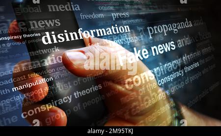 Falsche Nachrichtenpropaganda Verschwörungstheorien Desinformationsmanipulation. Schlagzeilen Titel Internationale Medien abstraktes Konzept 3D Illustration. Stockfoto