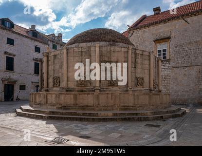 Der große Onofrio-Brunnen in der Altstadt von Dubrovnik, Kroatien Stockfoto