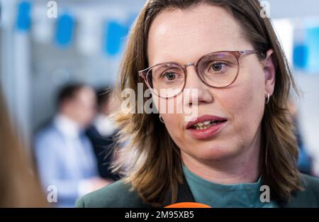 DEN HAAG - Mirjam Bikker während eines Parteitreffens der ChristenUnie, wo sie zur Parteiführerin und politischen Führerin der ChristenUnie gewählt wurde. ANP LEX VAN LIESHOUT niederlande raus - belgien raus Stockfoto