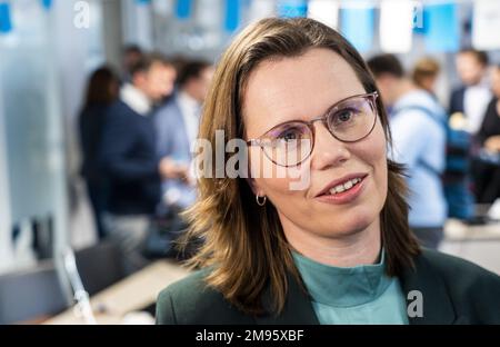 DEN HAAG - Mirjam Bikker während eines Parteitreffens der ChristenUnie, wo sie zur Parteiführerin und politischen Führerin der ChristenUnie gewählt wurde. ANP LEX VAN LIESHOUT niederlande raus - belgien raus Stockfoto