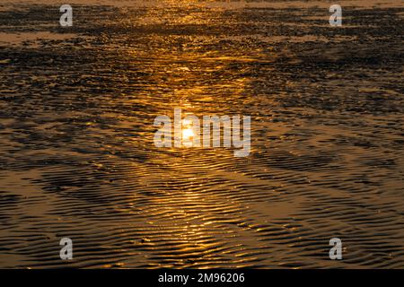 Ein wunderschöner Sonnenaufgang am Digha Sea Beach, Westbengalen, Indien. Stockfoto