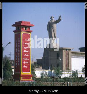 Statue des Anführers der Kommunistischen Partei Chinas, Mao Zedong (1893-1976) in Kashgar, Volksrepublik China. Stockfoto