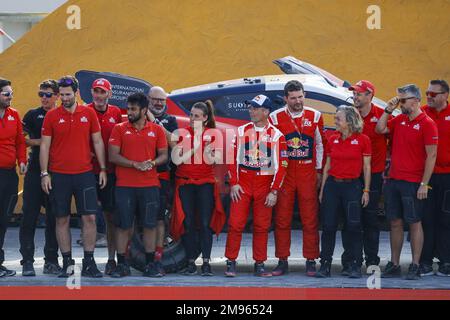 201 LOEB Sebastien (Fra), LURQUIN Fabian (Bel), Bahrain RAID Extreme, BRX, Prodrive Hunter, Auto, FIA W2RC, Porträt während des Podiumspiels des Dakar 2023 in Damman, am 15. Januar 2023 in Damman, Saudi-Arabien - Foto: Julien Delfosse/DPPI/LiveMedia Stockfoto