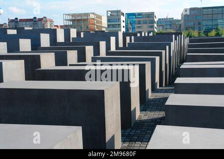 Blick auf das offene Holocaust-Mahnmal in Berlin. Stockfoto
