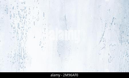 Hellblauer strukturierter Betonhintergrund mit hellem Boden, dunkler in den Aussparungen. Abstrakte Textur für Grafikdesign oder Hintergrundbild, Draufsicht Stockfoto