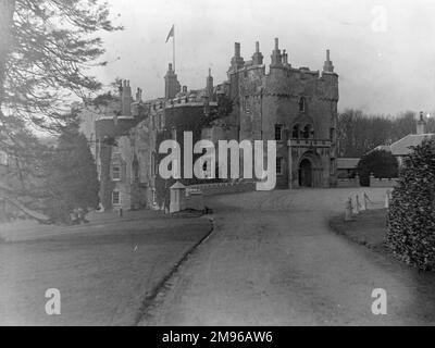 Allgemeiner Blick auf Picton Castle, in der Nähe von Haverfordwest, Pembrokeshire, Dyfed, Südwales. Das Schloss stammt aus dem späten 13. Jahrhundert. Stockfoto